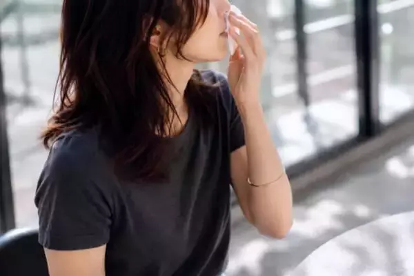 日焼け止め、塗り直すたびメイク崩れてない？大人世代が見直したい“UVケア問題”