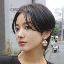 いつもの髪型を簡単アプデ。大人世代に似合う【最旬ショート】スタイル作りのコツ