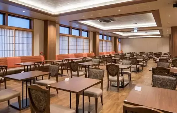 「朝夕のビュッフェで北海道の味を満喫。【函館・湯の川温泉 ホテル万惣】ではお寿司や海鮮も食べ放題」の画像