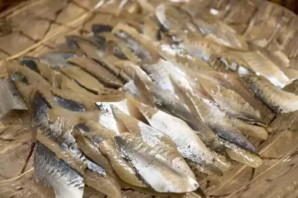 「朝夕のビュッフェで北海道の味を満喫。【函館・湯の川温泉 ホテル万惣】ではお寿司や海鮮も食べ放題」の画像