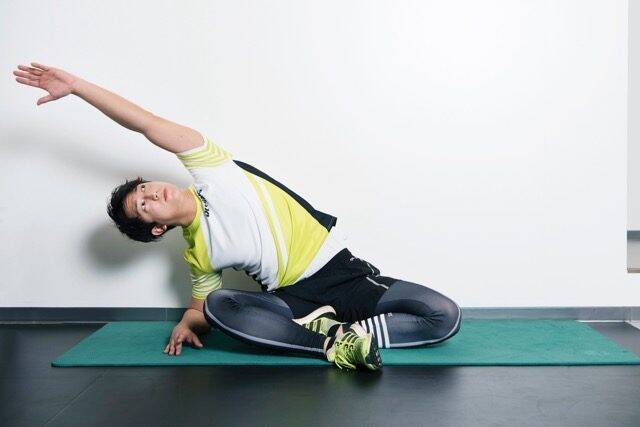 “体側ほぐし”で体バランスが整う。１日１分【ウエストにくびれを取り戻す】簡単ストレッチ