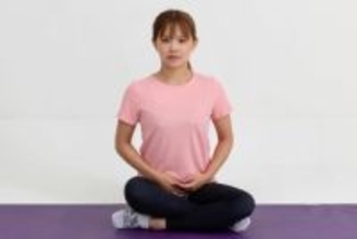 下半身がむくみやすい人に。１日３セット【細見えする体に整う】お尻＆背中の簡単ストレッチ