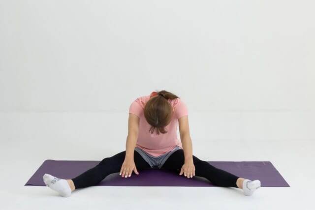 太もも外張り・下半身太りに悩む大人へ。１日３セット【骨盤まで整う】簡単“脚やせ”ストレッチ