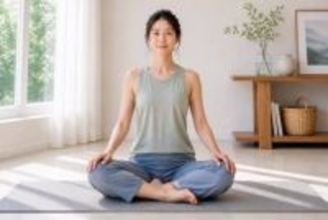 脇腹のシルエットが変わる。ぼやけたくびれラインが整う“体幹ねじり”ポーズ