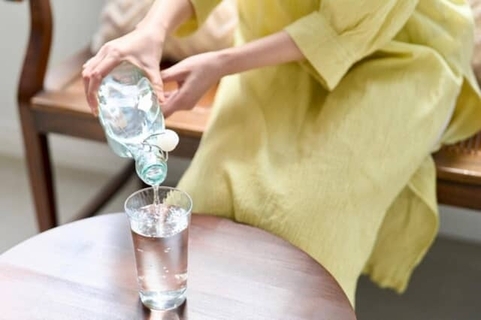 【３ヶ月で−２kg】１日２回の“水分補給ルーティン”で代謝が整う！簡単「水ダイエット習慣」