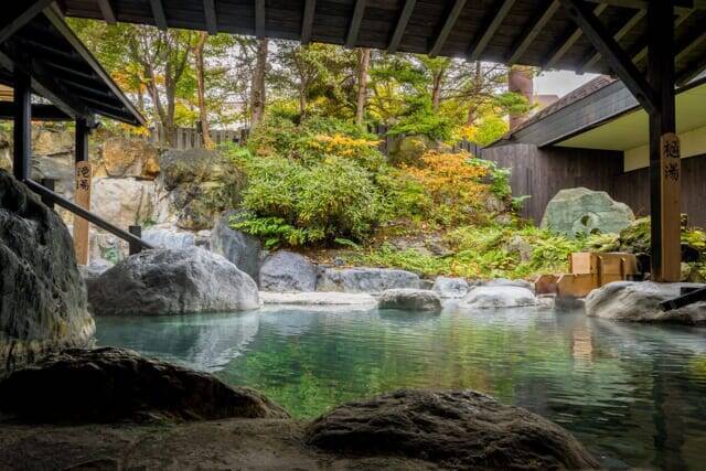 天下の名湯を客室でふたり占め。カップルに大人気【草津ナウリゾートホテル】