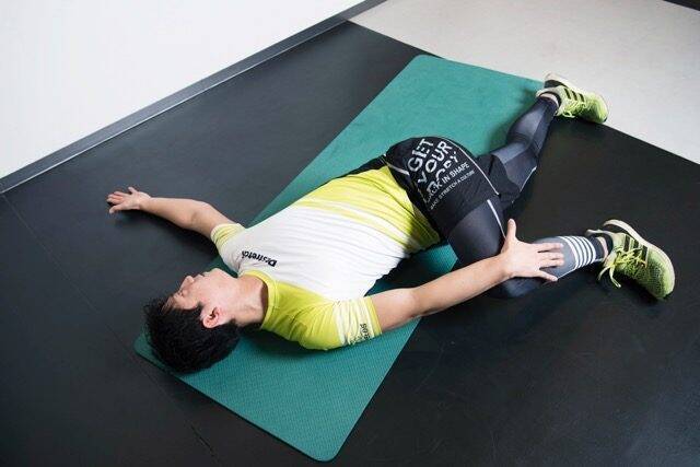 スッキリ軽やかな腰周りへ。１日１分【腰痛予防にもつながる】簡単ストレッチ