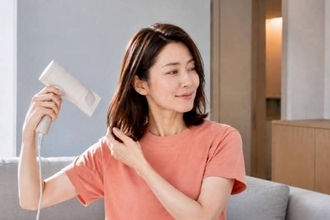 ドライヤーを止めた直後、髪を触ってない？広がり髪は「冷めてから整える」が正解