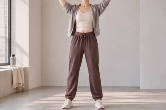 【最近お腹まわりの脂肪が気になる人へ】立ったまま30秒。全身を大きく動かす簡単エクササイズ