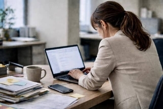 ダイエットを頑張っているのに夜に食べてしまう…。40代女性が陥った“ストレス食い”の背景