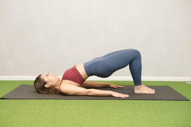 下半身のラインが変わる。１日１セット【骨盤を整えて脚もお尻も引き締まる】簡単ポーズ