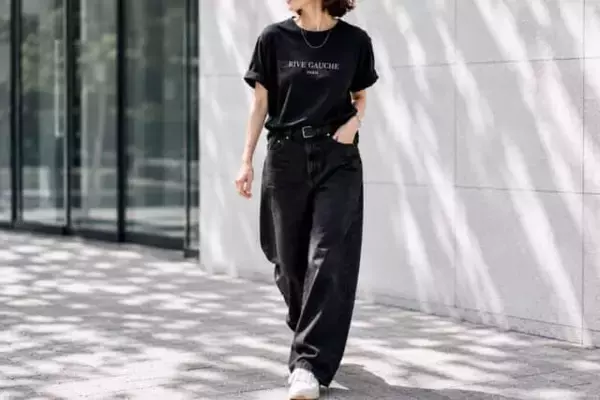 「黒を着ると重たく見える？40代・50代が知っておきたい“抜け感”の作り方」の画像