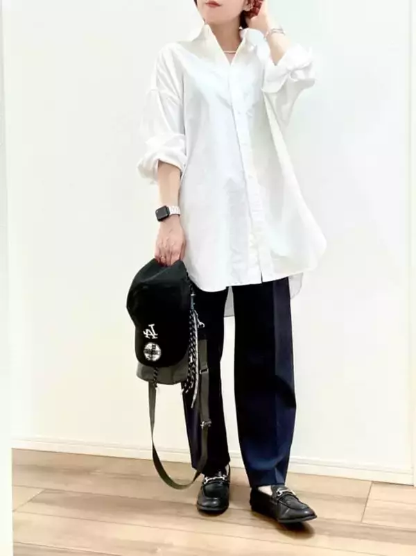 「美脚×ラクちん、若見えも叶う！大人コーデの強い味方【冷感テーパードパンツ】の着こなしテク」の画像