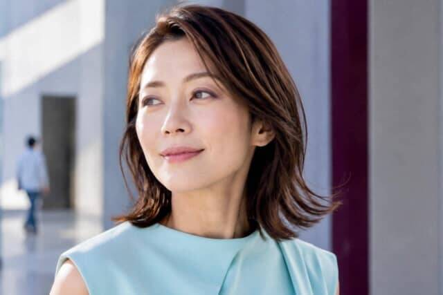 秋色を足すなら「目尻１／３」が合言葉。40代からの目元を重くしないモーヴとオリーブ