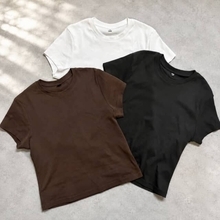 【ユニクロ】40代から「ミニT」は難しいと思ってた。骨格ストレートの私が“あえてXL”を選んだ理由