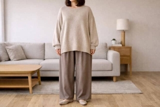 体型カバーのつもりが「おば見え」の原因に。40代・50代に“ゆる×ゆるコーデ”がNGな理由
