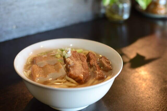 宮古島と石垣島の中間に浮かぶ【沖縄・多良間島】。島に残る独特の文化を楽しむ旅