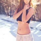 「姿勢を正してお辞儀を３回するだけ。続けるほど【腰周りが引き締まっていく】簡単習慣」の画像1