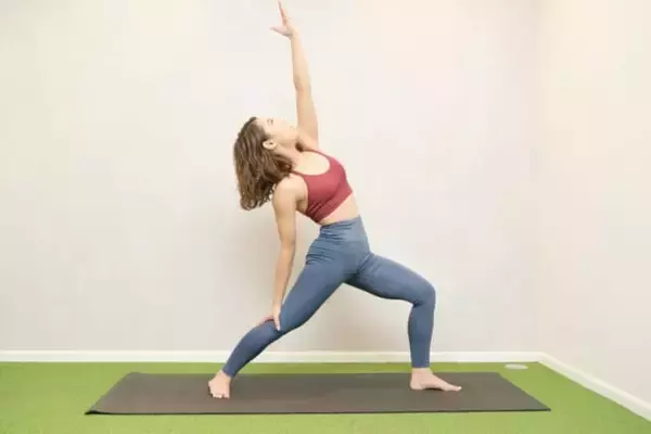 「続けるほど下半身の“重さ”が軽くなっていく。１日１セット【体幹から体が整う】簡単ポーズ」の画像