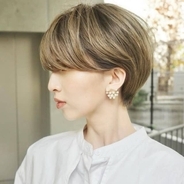 「なんか色っぽくなった？」透明感カラーでアカ抜け【大人の最旬ショートヘア】