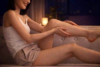 むくみ太りを翌日に残さないために。年末の夜に見直したい「NG習慣」と正解ルーティン