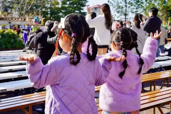 「世界のダンスと物語の旅！東京ディズニーシー「ダンス・ザ・グローブ！」＆「ディズニーストーリービヨンド」徹底ガイド」の画像