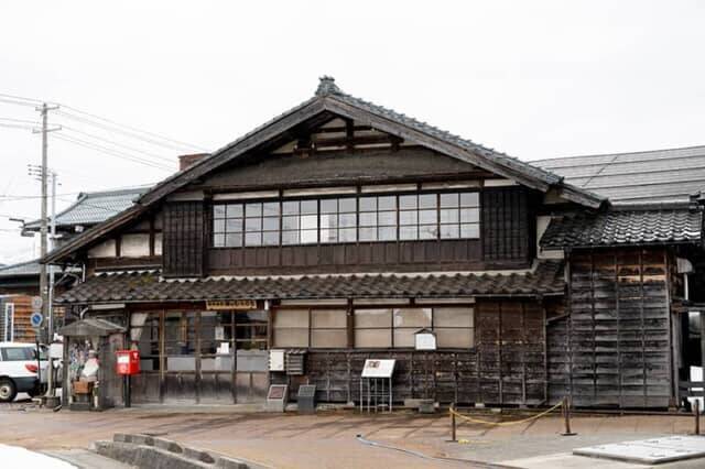 お酒と料理、古い街並みに感動する【新潟旅】。新潟県内のとっておきを紹介します