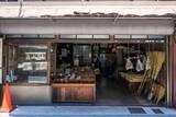 「200年続く京都の老舗。ホウキやタワシのお店【内藤商店】で“いいもの”を発見」の画像1