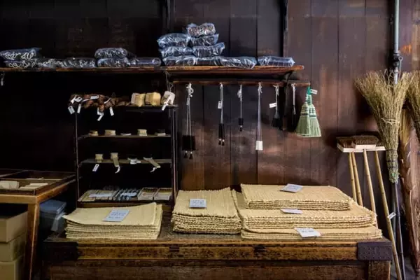 「200年続く京都の老舗。ホウキやタワシのお店【内藤商店】で“いいもの”を発見」の画像