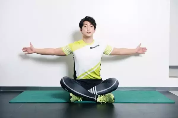 顔も上半身も“印象上がる”。１日30秒【腕・肩まわりをリセットする】簡単ストレッチ