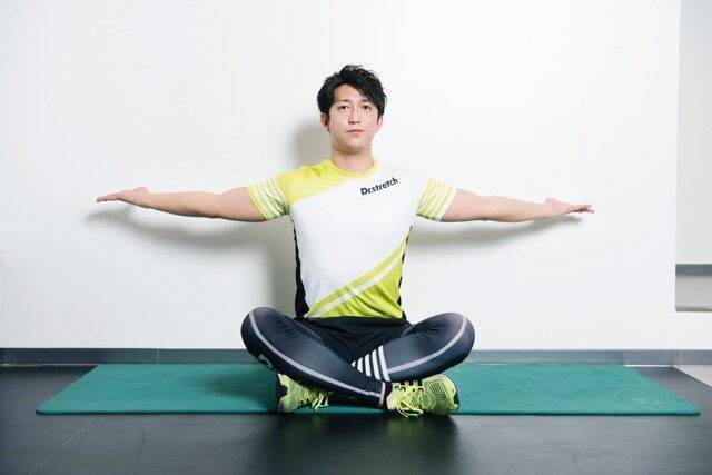 顔も上半身も“印象上がる”。１日30秒【腕・肩まわりをリセットする】簡単ストレッチ