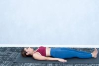 腰まわり＆二の腕のもたつき解消にも効く。１日１セット【内側から体の巡りを整える】簡単ポーズ