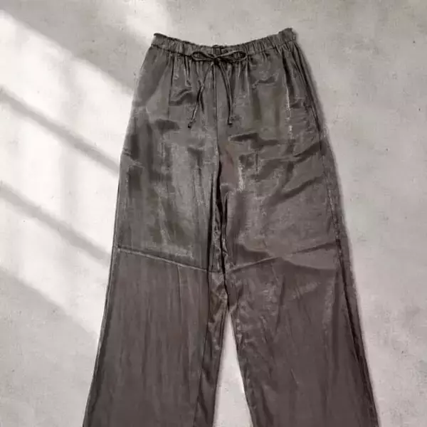 40代・50代のイージーパンツ、なぜか部屋着見え…。【GU】￥1,990パンツが高見えする理由