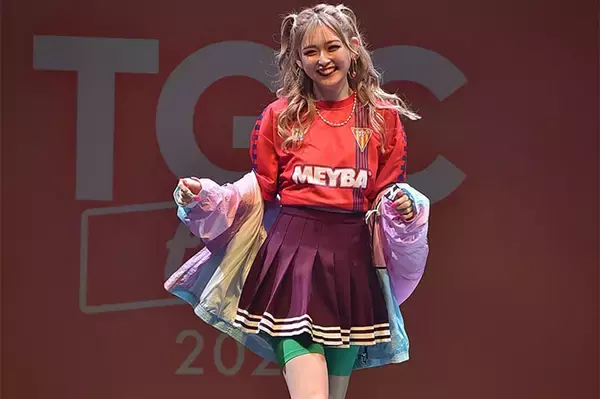 「ゆうちゃみ、ほっそり美脚を大胆披露！スポーティな白ギャルに♡」の画像