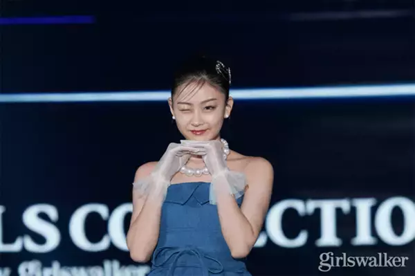 みとゆな、セクシーなミニドレスを纏い登場！すらりとした美脚にうっとり♡