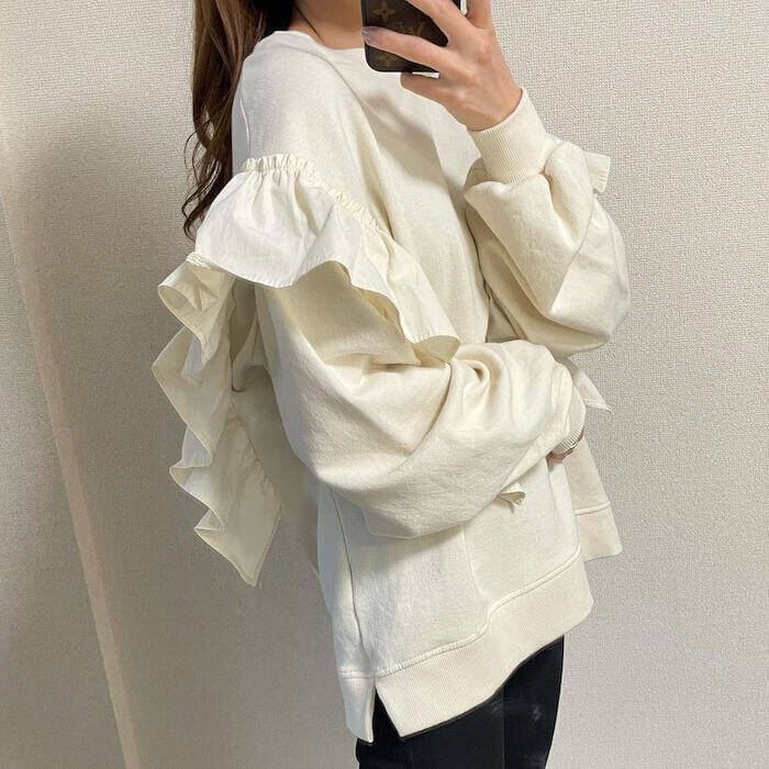 絶賛争奪戦中！【ZARA】大人女子に大人気“フリル付きスウェットシャツ 