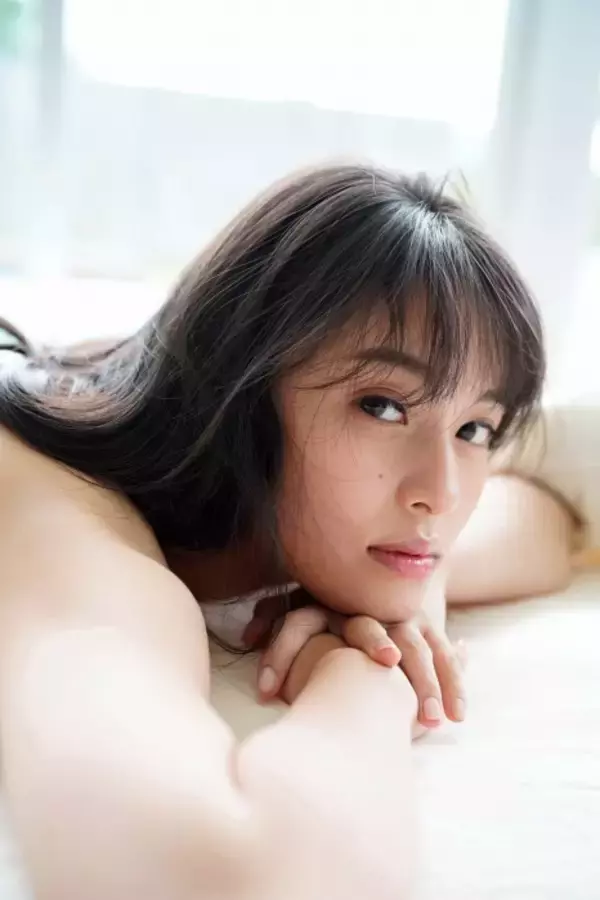 「元ラストアイドル・猪子れいあが2度目のグラビア撮影！17歳らしい爽やかな水着姿を披露」の画像