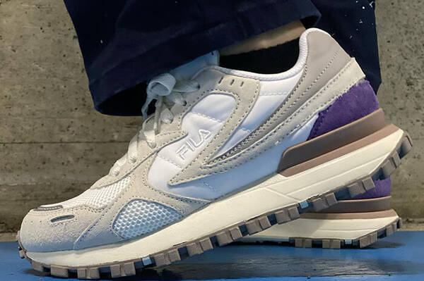 Bts着用モデルのfila スニーカーがファン待望の再販 オリジナルクリアファイルのノベルティーも 21年8月18日 エキサイトニュース