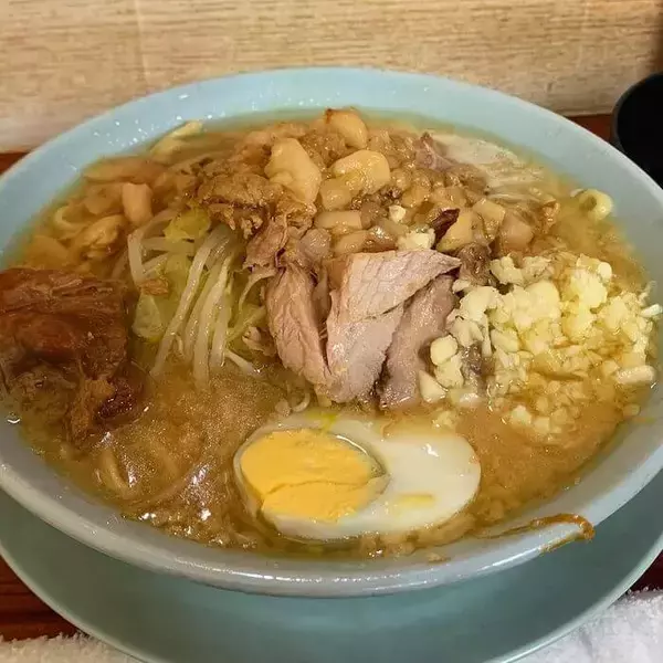 「たまには“がっつり”！初心者や女子にもおすすめな二郎系ラーメン4選《都内エリア》」の画像