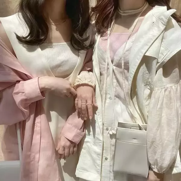 仲良しの友達と“シミラールック”でインスタ映え♡手軽にできるコーデ4選