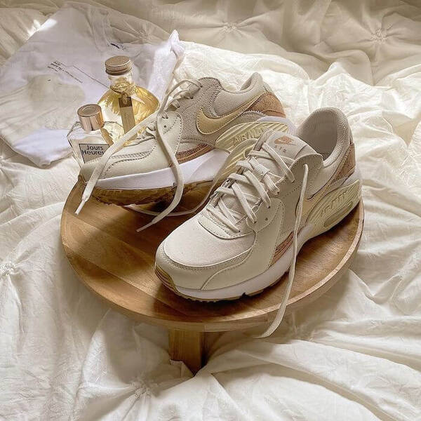 新作もあり Nike ニューバランス 人気ブランドの淡色スニーカー4選 22年1月30日 エキサイトニュース