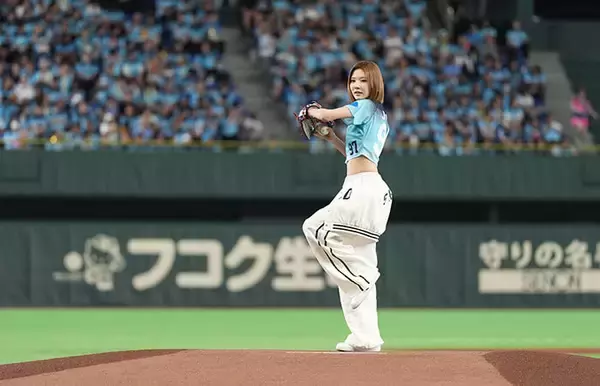 「Hearts2Hearts、埼玉西武ライオンズ戦でSPパフォーマンス！スタンドから歓声、JIWOOピッチングは「100点です！」」の画像