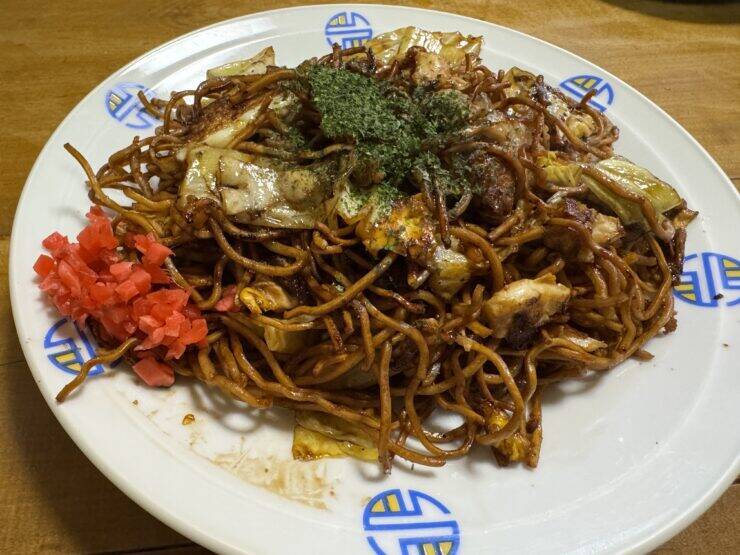 【日本焼きそば紀行】戦後創業・3代続く郡上八幡のソウルフード！パリパリ食感がクセになる名物焼きそばとは？ / 岐阜県郡上市八幡町の「かたぎり」