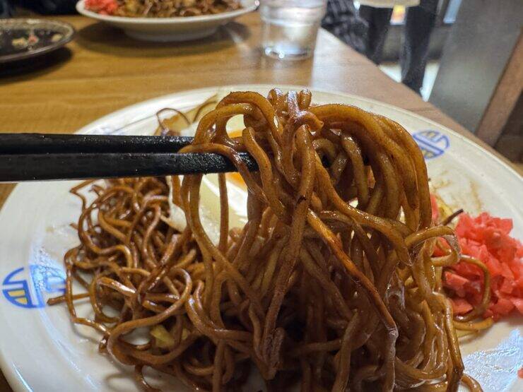 【日本焼きそば紀行】戦後創業・3代続く郡上八幡のソウルフード！パリパリ食感がクセになる名物焼きそばとは？ / 岐阜県郡上市八幡町の「かたぎり」