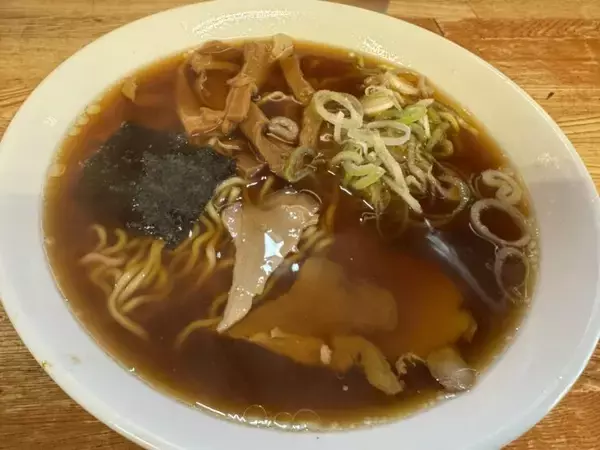 「【日本麺紀行】昭和29年創業！八王子最古のラーメン専門店で味わう、ノスタルジックな中華そばと冷やし中華とは？ / 東京都八王子市の「ラーメン専門店 竹の家」」の画像