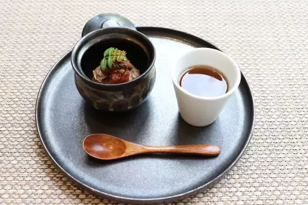 「お茶を“食す”至福の体験「フレンチジャポネ～伊勢茶mirume～」｜ ストリングスホテル 名古屋 グラマシースイート」の画像