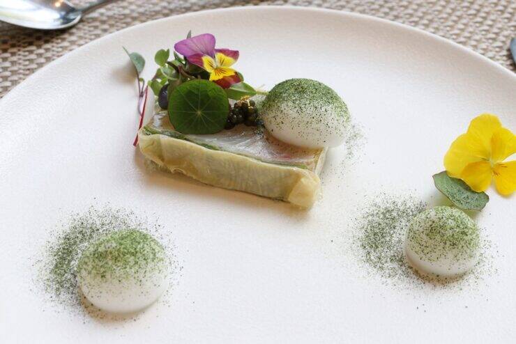 お茶を“食す”至福の体験「フレンチジャポネ～伊勢茶mirume～」｜ ストリングスホテル 名古屋 グラマシースイート