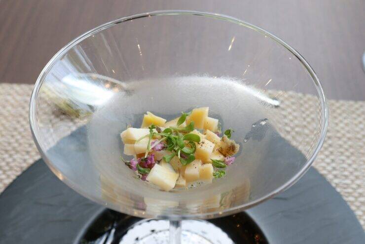 お茶を“食す”至福の体験「フレンチジャポネ～伊勢茶mirume～」｜ ストリングスホテル 名古屋 グラマシースイート