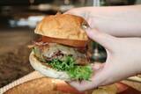 「鉄板焼で仕上げる「極バーガー」を五感で堪能！ ストリングスホテル 名古屋「匠」」の画像12