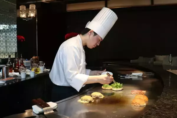 「鉄板焼で仕上げる「極バーガー」を五感で堪能！ ストリングスホテル 名古屋「匠」」の画像
